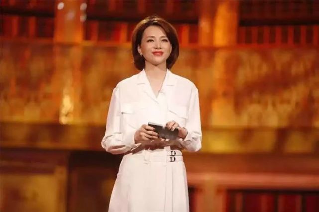央视|新一代“央视一姐”登场，颜值秒杀央视所有女主持，身材才是亮点