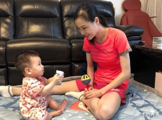 吴敏霞：跳水皇后吴敏霞近况，瘦成“皮包骨”让人心疼，病情看来瞒不住了