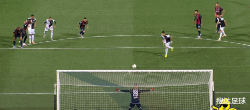 『C罗』2-0!35岁C罗今夜再反超梅西,最可靠队友轰出一记世界波