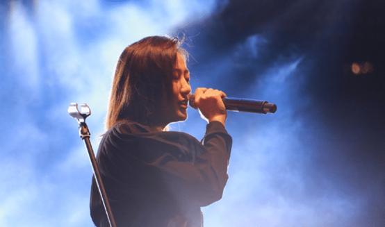 陈粒|她是乐坛最特殊的歌手，不签公司不雇经纪人，却红得一塌糊涂