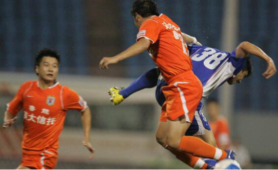 山东鲁能|鲁能王牌中卫正式退役,曾被球迷寄予厚望,出任过球队后防核心