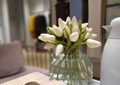 高校▲殡葬专业很冷门？国内仅5所高校招生，还没毕业就预定完月薪1.5万