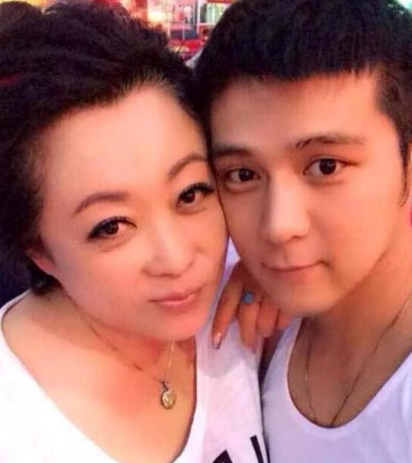 张海燕|58岁“胖婶”瘦身胜过整容，逆袭成小鲜肉收割机，瘦了就是小仙女