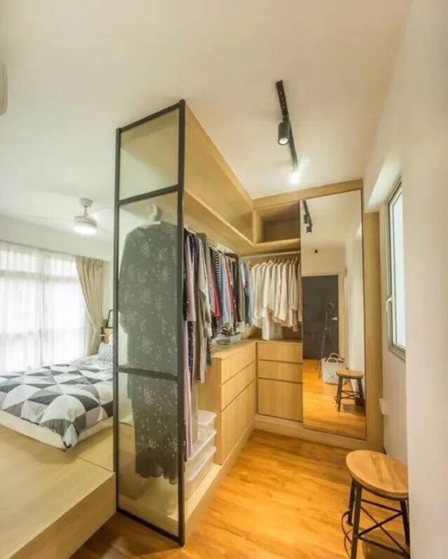 ▲不用装独立衣帽间,占地方还浪费空间,卧室装个步入式实用还方便