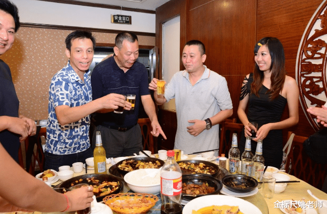 @下半年起，公务员最好别去这3种饭局，一不小心“铁饭碗”不保