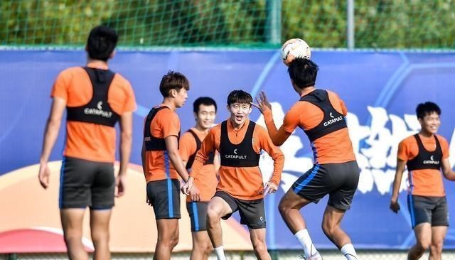 山东鲁能|神操作！曝北京国安临阵向鲁能挖人，一主力或临阵倒戈