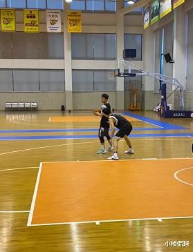 『徐杰』徐杰背身单打秀新技能，二队锋线核心防不住，三分球外再添杀手锏