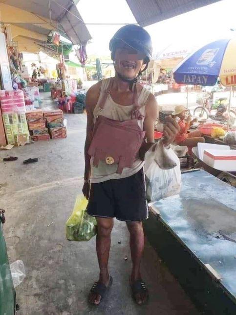 车祸|男子靠乞讨养活8旬父亲,出车祸身亡时手中还握着一盒糯米