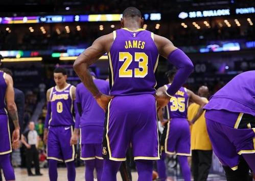 勒布朗·詹姆斯|打出生涯代表作，赛后掘金主教练这样评价詹姆斯，球迷：还不服？