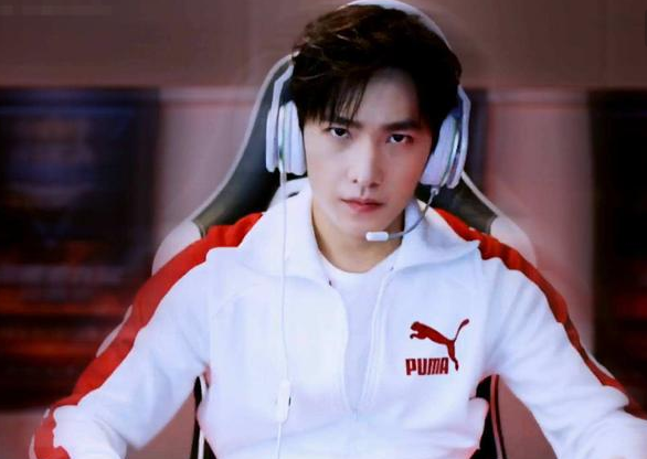 流量小生■从前是四大流量小生，现全过气，两个沦落演网剧，两个无戏可拍