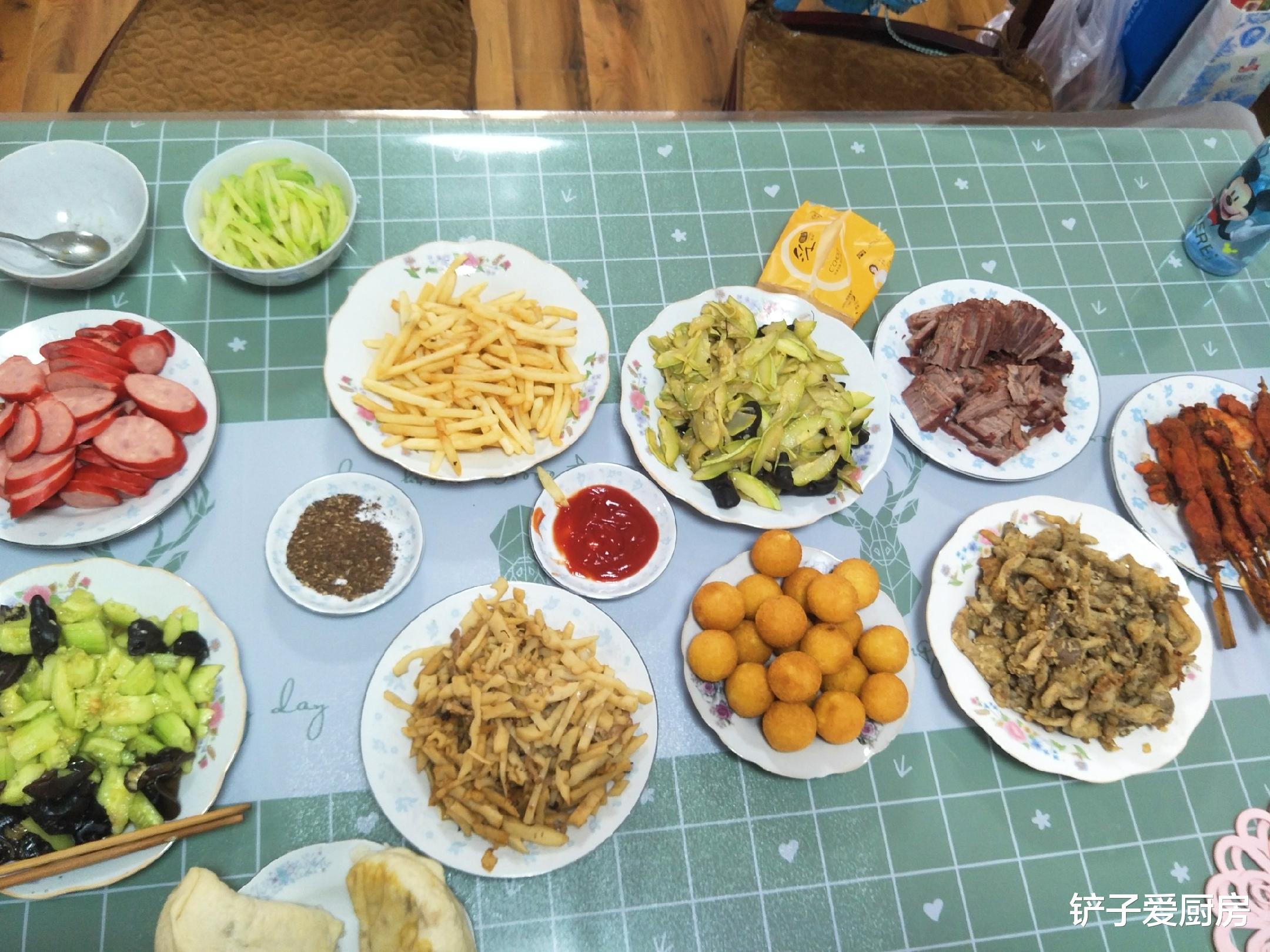 白菜|4种易长肉的食材，放假期间要少吃，瘦子很少碰