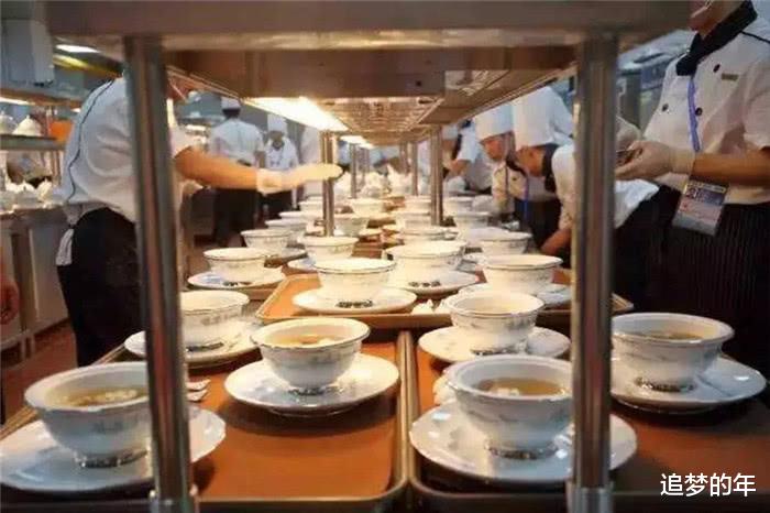 淮扬菜■中国最顶级饭局：一场国宴是怎么吃的？看了后口水止不住的流！