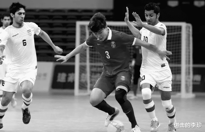 国足:中国足坛传来坏消息!前国脚比赛中突然倒地,眼睛再也没有睁开