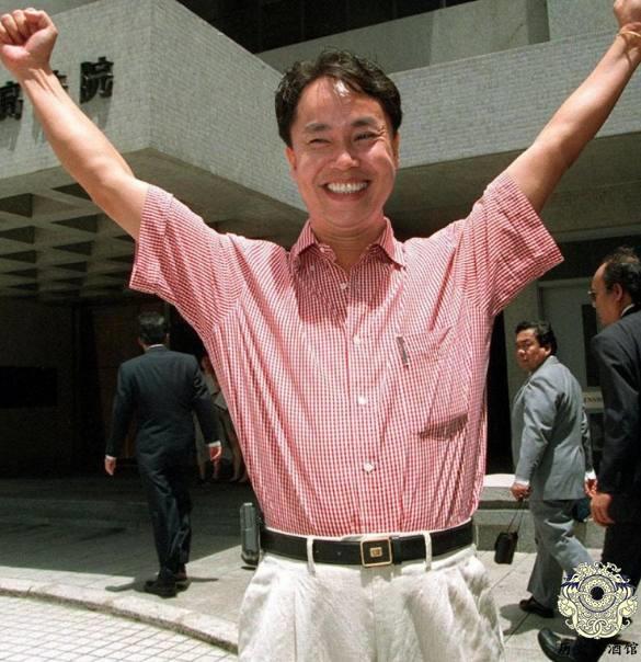 张子强■“世纪贼王”张子强老照片：出狱后很嚣张，图2是与其老婆的合影