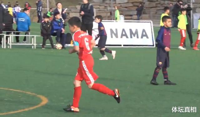 「中国足球」中国足球有希望！名嘴把12岁天才从到德甲梯队，系中国足球第一人