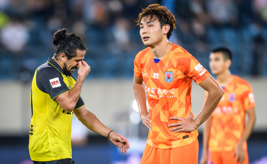 中超|一波2-5！中超“2.2亿航母”被开翻：舵手成罪魁2大支柱轰然倒下