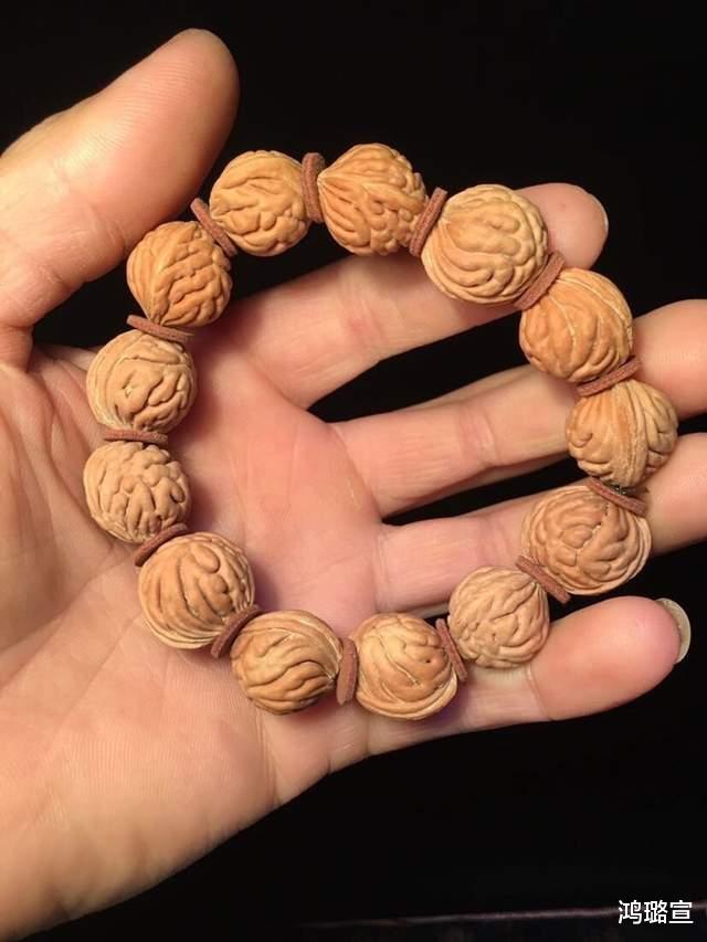 桃核|文玩桃核想要稳定从挑选到上手盘玩这3步必须做到，不然后患无穷