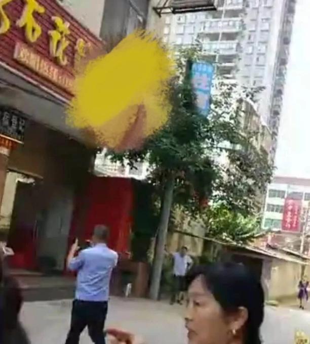 襄阳资讯网友|刚刚！襄阳某KTV发生严重伤人事件！