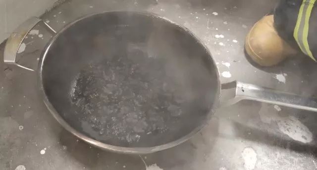 「梁小霞」消防员内心是崩溃的 | 杭州3小时连续3起火警，竟都是同一个原因