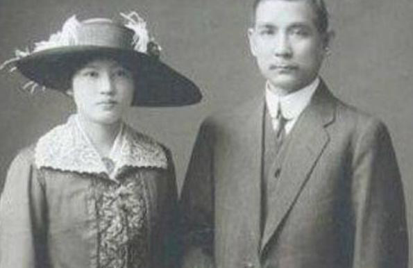 宋庆龄|她守寡56年，向毛主席请示再婚，周总理一番话让她决定牺牲幸福