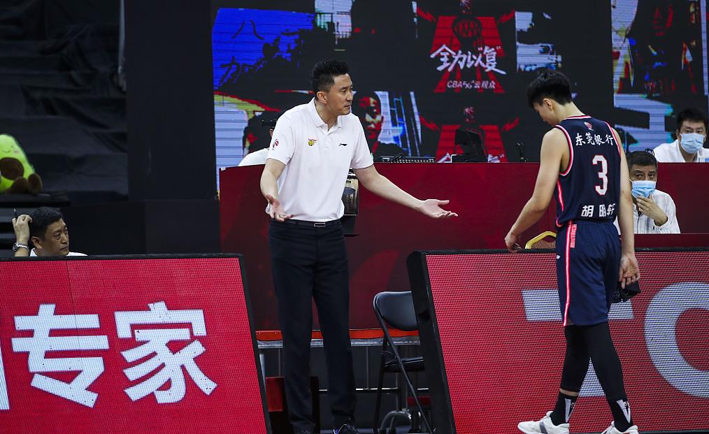 「广东男篮」双控卫39分19助攻，将赵睿停赛降到最小，广东本土后卫未来可期