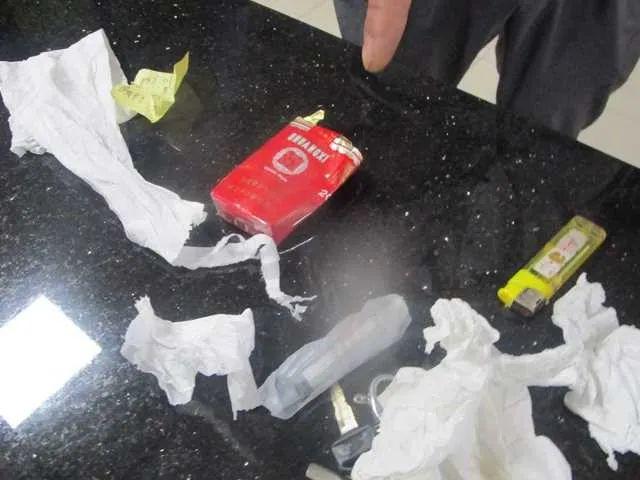 「杭州」伤警、撞车、闯红灯！吸毒人员疯狂逃跑，车上还有刀具……