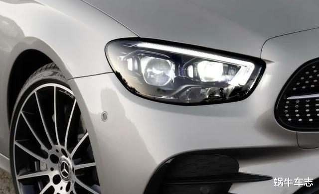 「奔驰E级」德系王牌：新宝马5系 VS 新奔驰E级，你更看好谁？