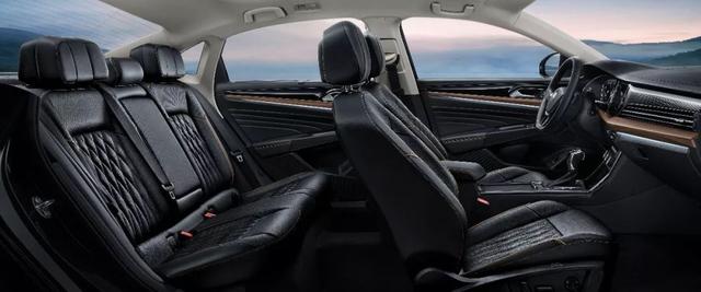 大众帕萨特|大众为了销量豁出去了,帕萨特直降6.5万元,车主:后悔买凯美瑞