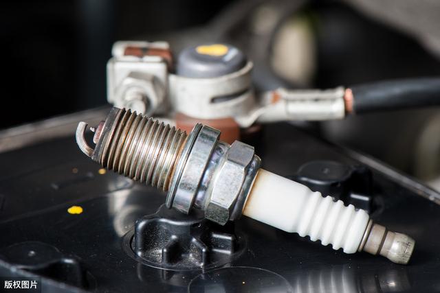 轮胎@汽车开了5万公里，这五个零件一定要记得换，不然后悔药都没得买