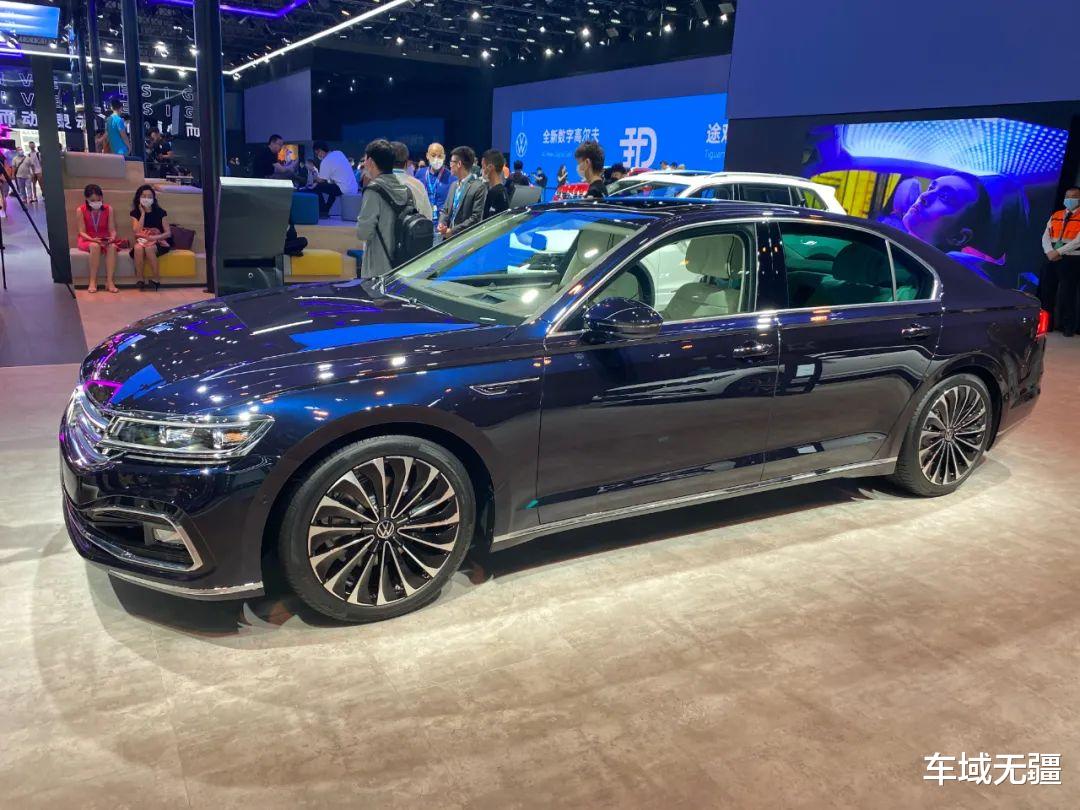 大众汽车|大众旗舰辉昂改款亮相,车标自带“光环”,却难逃“三大问题”?
