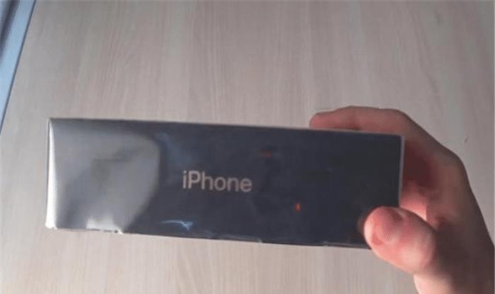 『iphone12』iPhone12Pro真机开箱视频流出,后置“双浴霸”6摄并不好看!