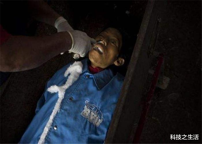 【】人死后为什么会张着嘴,老人说的话令人意外,原来真的有科学依据!