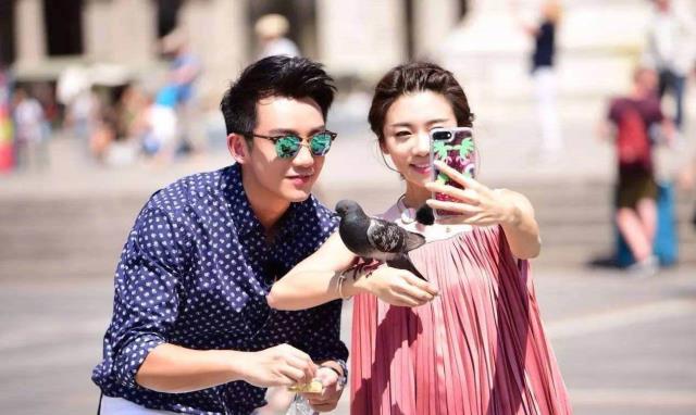 「郑恺」郑恺苗苗高调牵手：公开身份，是对一份感情的基本尊重！