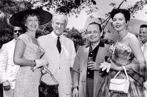 『好莱坞』他是首富独子，继承20亿遗产，计划死前花光所有，不料却算错时间