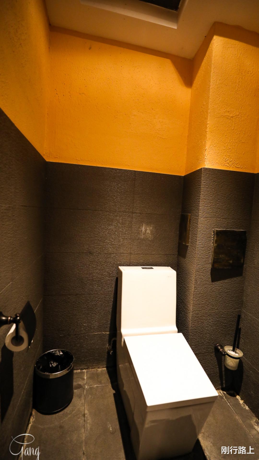 「束河古镇」来到丽江的束河古镇,选择住酒店还是客栈,来看看就知道了