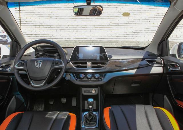 宝骏310|用车成本堪比新能源：这4款车最低3万起，百公里油耗4.2L，真香！