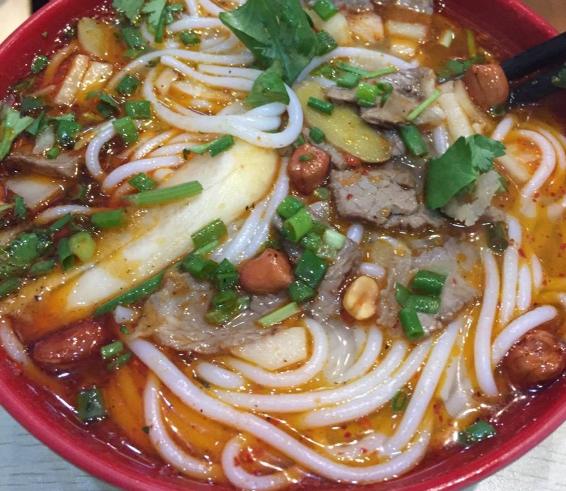 『螺蛳粉』学生“抵挡不住”的4种粉，螺蛳粉光荣上榜，最后一种校长不让买