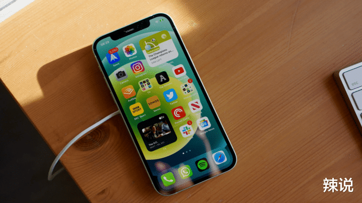苹果|快充、拍照都翻车了，高刷新率屏幕也步入后尘，国产该醒悟了吗？