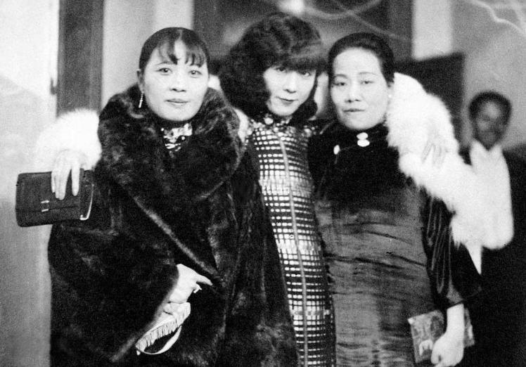 张学良|还原张学良原配夫人的老照片，美丽雍容华贵，却也留不住丈夫的心