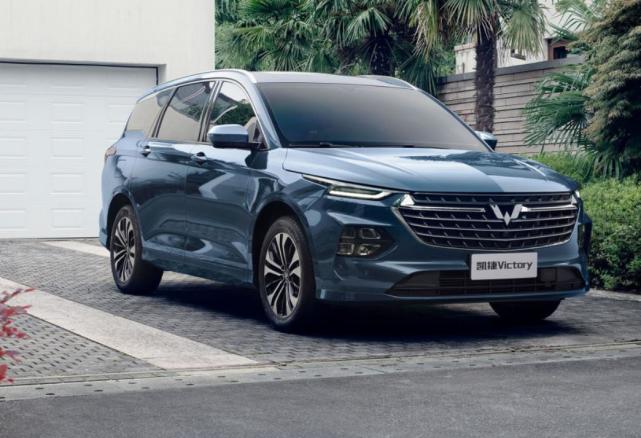 五菱|银色车标的五菱凯捷，空间跟奥德赛一样大，档次不输GL8，或8万