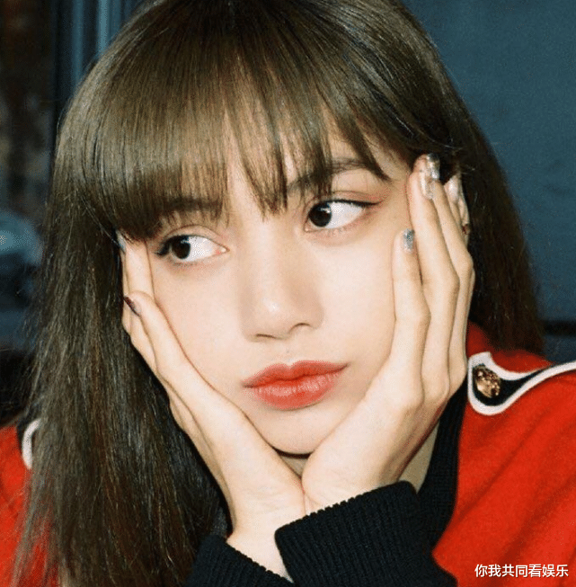 『lisa』有种“整容”叫Lisa撩起铁刘海,真人芭比变女王,摄影师都看懵了