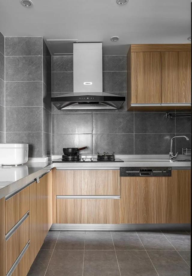 |96平方简约原木风装修，岁月静好的小幸福