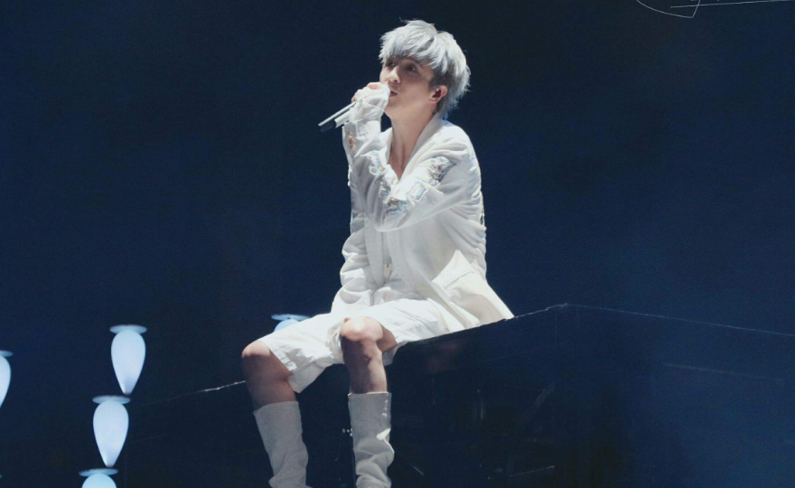 [演唱会]开演唱会“最牛”的4位歌手，第一个承诺为粉丝而开，而他开个头粉丝就能唱！