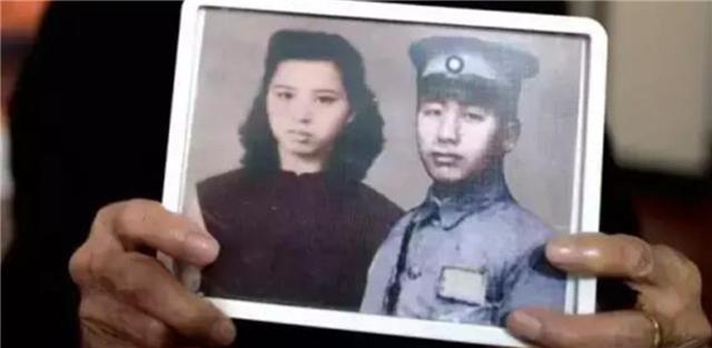 小志的历史观点|跨越77年的等待:93岁老人苦苦寻找爱人,见到对方灵位声泪俱下