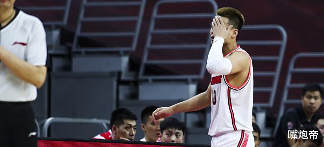 郭艾伦■禁赛3场+万元罚款,广东核心紧急道歉,网友逼问:凭啥不罚郭艾伦?