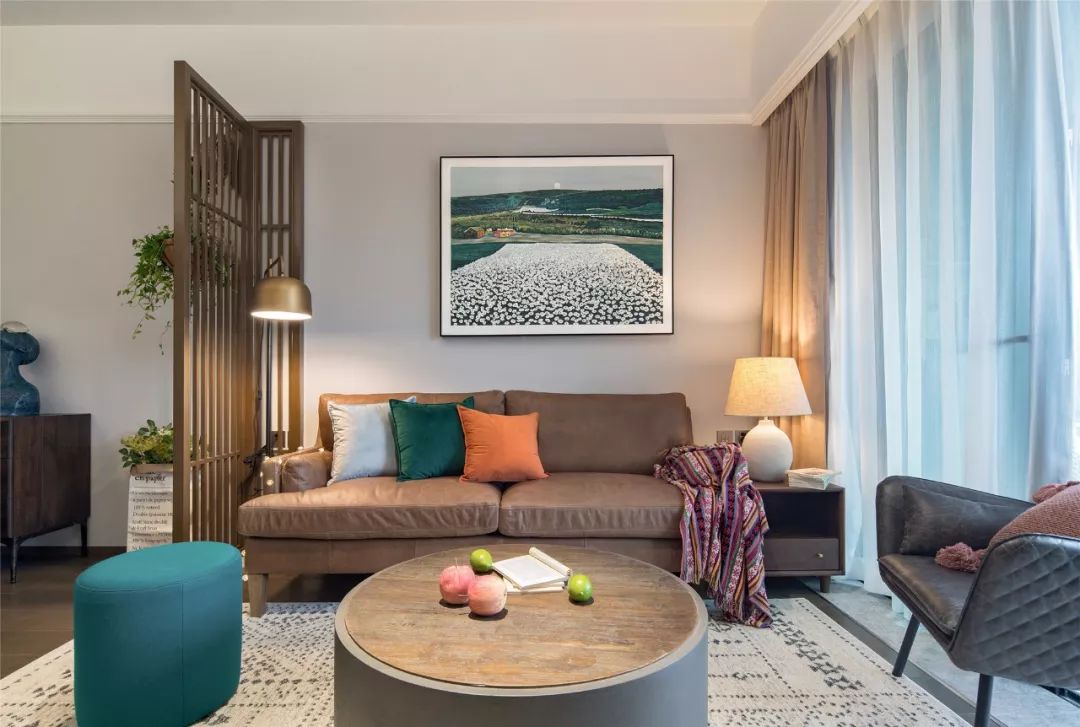 @简单装修的新房，花了20万，客厅太漂亮了！花园阳台也不错，晒晒