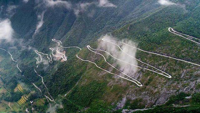 【自驾】99道弯的公路感受过么？盘山公路有着别样的景色，喜欢自驾的你不能错过！