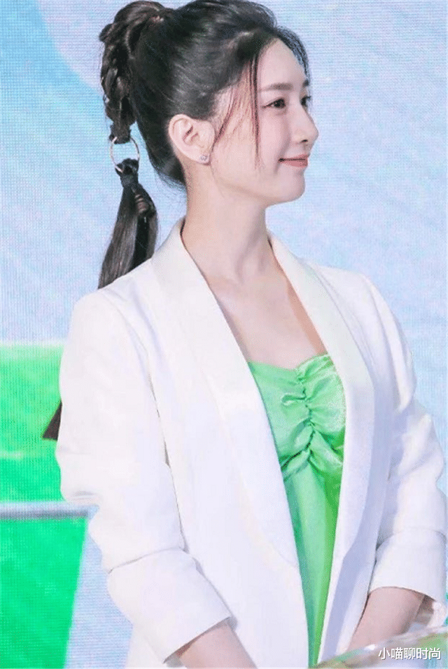 女孩▲脸上有这4个“特征”的女生，尽量别再扎马尾了，露出五官很难看