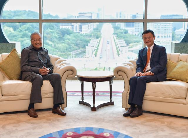 马云|马云经常会见各国领导人，为什么马化腾雷军不行？原因很现实