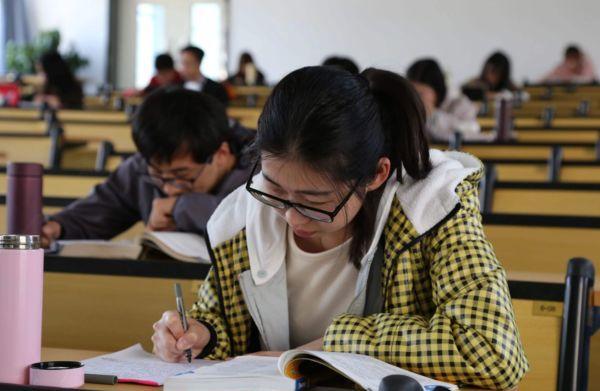 保研|大学如何保研？成绩拔尖只是其中一项，还有两点是关键因素